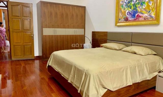 Bán nhà Quận Hai Bà Trưng 60m2x5T, ô tô vào nhà, nở hậu, KD sầm uất, giá chỉ 5 tỷ, LH: 0972932251