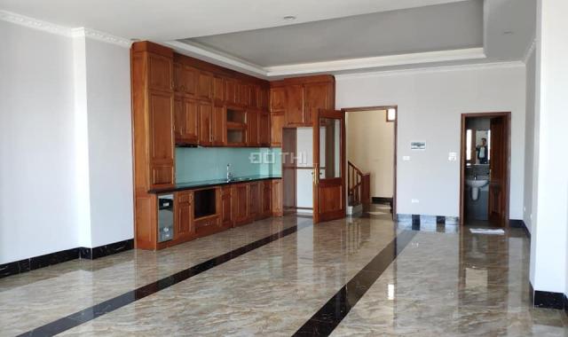 Tòa nhà phố Kim Mã 52m2 x 10T, thang máy, gara ô tô, doanh thu 140tr/th, 16 tỷ