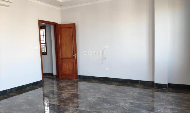 Tòa nhà phố Kim Mã 52m2 x 10T, thang máy, gara ô tô, doanh thu 140tr/th, 16 tỷ
