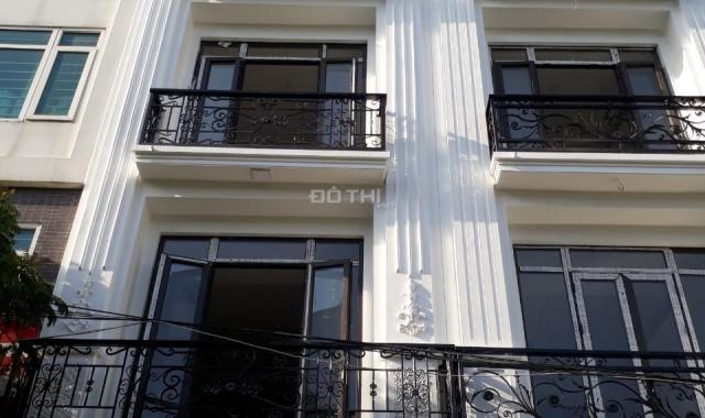 Bán nhà đẹp gần phố Bà Triệu, Hà Đông (5Tx37m2), giao thông thuận tiện, ô tô đỗ gần. 0979070540