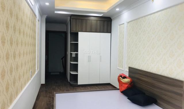 3.1 tỷ, sở hữu nhà Âu Cơ cách CV nước 200m, DT: 30m2 x 6 tầng hiện đại, MT: 4,8m, bao mọi loại phí