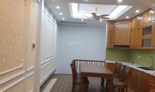 CC bán căn LK cực hot, S= 50m2, oto vào nhà, vuông vắn, đường thông, KD cực tốt. Lh 0988262346