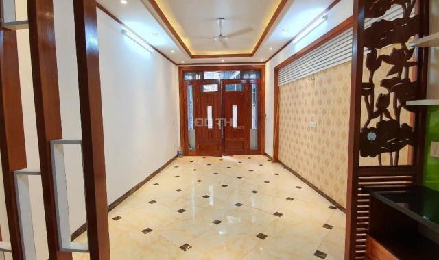 Bán gần nhà Thượng Đình, Q. Thanh Xuân, đối diện Royal City, 35 m2 x 5T, lô góc, tin chuẩn 100%