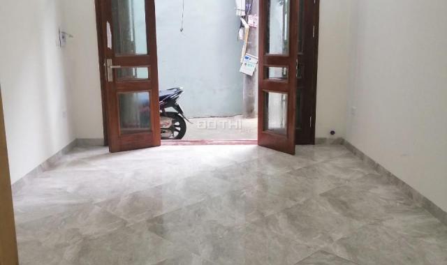 Nhà Hoàng Văn Thái - Cù Chính Lan 30m2 x 5T - Ngõ thông - Cách phố 10m - 3.65 tỷ - LH 0903070282