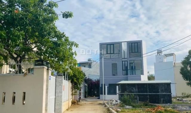 Bán đất hẻm 3,m đường Phú Nông, xã Vĩnh Ngọc, Nha Trang, DT 83,2m2, giá 1,160tỷ. LH 0983112702