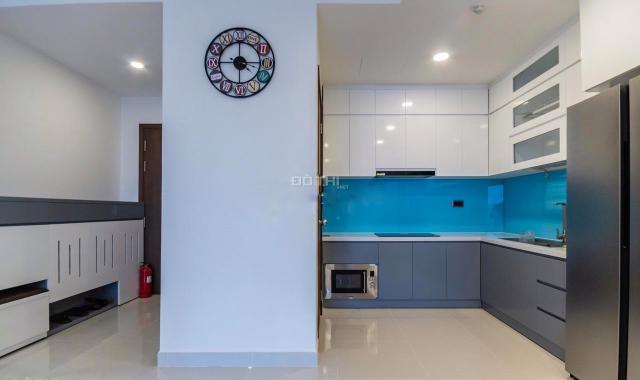 Cần cho thuê căn hộ 2PN 1WC Saigon Royal, quận 4, nội thất đẹp, giá chỉ 15 tr/th. LH 0935632741