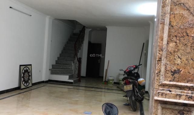 Chỉ 10 tỷ có ngay nhà mặt phố Nguyễn Trãi 70 tầng 50m2 có thang máy cực hợp KD, mở văn phòng