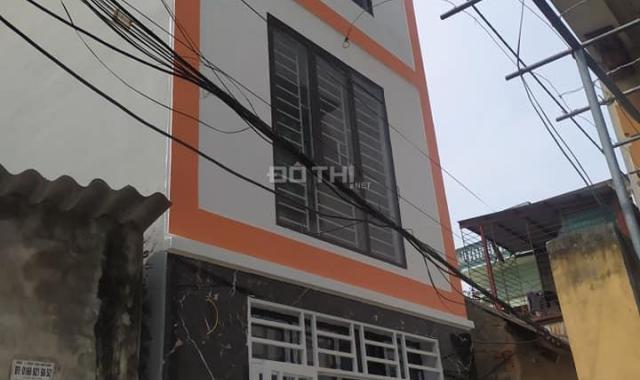 Hàng hiếm Hoàng Quốc Việt, 30m2, 10m ra phố, chỉ 2,4 tỷ, LH 0974.547.205