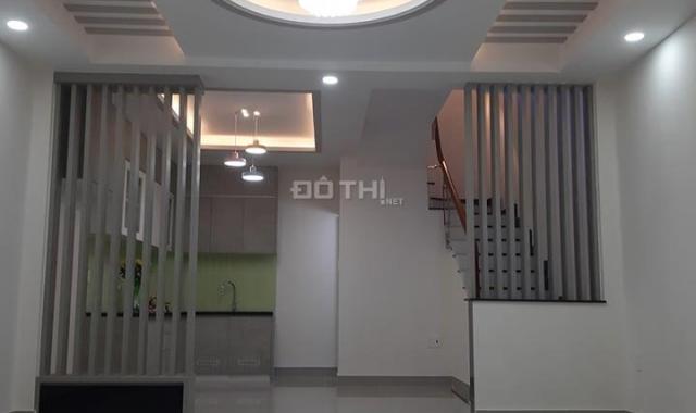 Nhà mới coong, xe hơi trong nhà, Phạm Văn Đồng, giá 6.5 tỷ