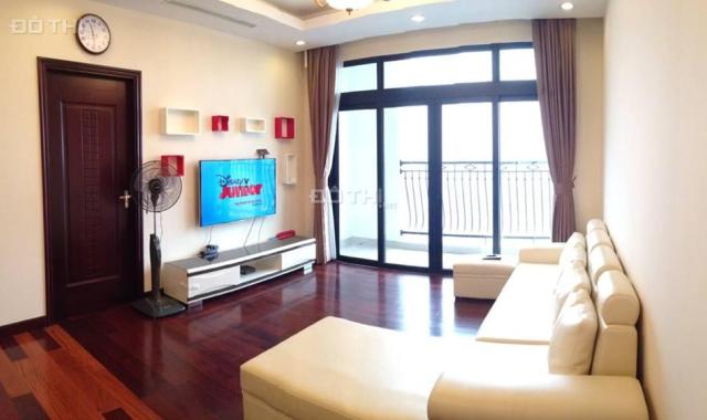 Cho thuê căn hộ cao cấp Vinhomes Royal City Nguyễn Trãi, DT 133m2, 3PN, đầy đủ nội thất