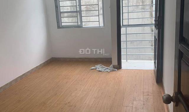 Bán nhà đường Láng 5 tầng dt 40m2, mt 5.2m, giá 4 tỷ, LH: 0981248662(TL)