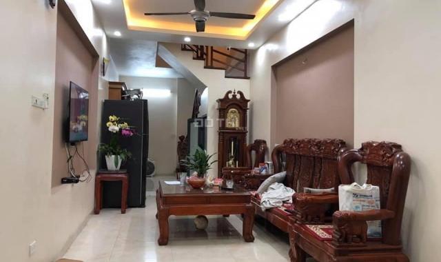 Bán nhà Kim Liên, 35m2x4T, ô tô đỗ cạnh cửa, vị trí đẹp, gần chợ, thuận tiện vô cùng, 3.8 tỷ