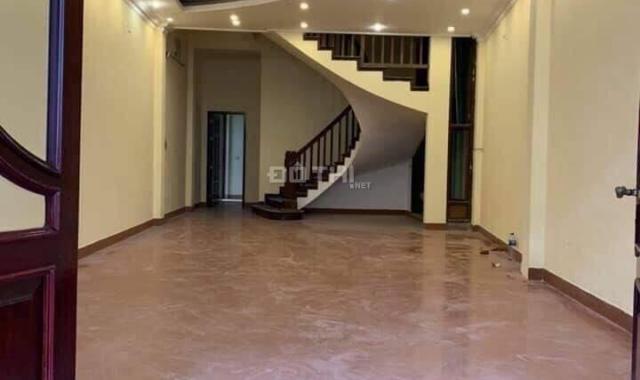 Cho thuê nhà phố Xã Đàn 50m2*5T thông sàn. Giá 20 tr/tháng