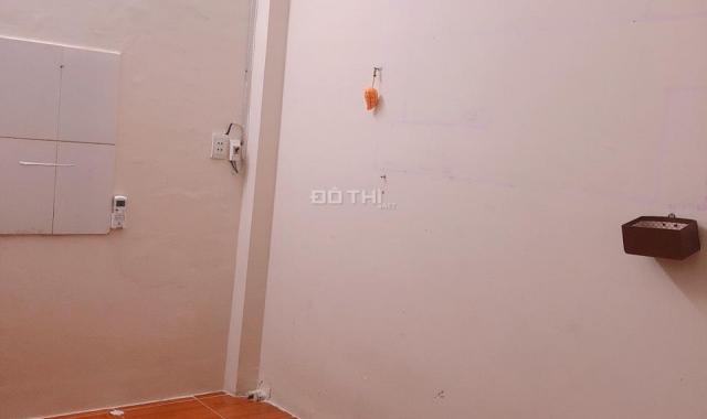 Cho thuê phòng trọ Phạm Văn Chiêu, P8, gần Cây Trâm, 20 m2, có cửa sổ nhỏ, wc riêng