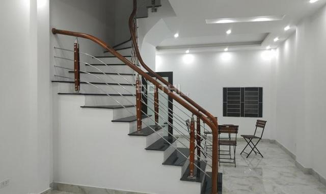 Tôi cần bán nhà mặt ngõ Đê Trần Khát Chân, 45m2, mới cứng 4 tầng, SĐCC, giá: 2,98 tỷ có TL