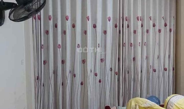 Bán gấp nhà Phạm Ngọc Thạch, Đống Đa 42m2 x 3 tầng chỉ 2.6 tỷ SĐCC, LH 0987398898