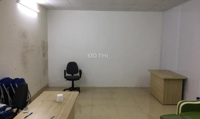 Cho thuê văn phòng mặt phố Khương Đình, còn diện tích 30 m2, giá 5 tr/th