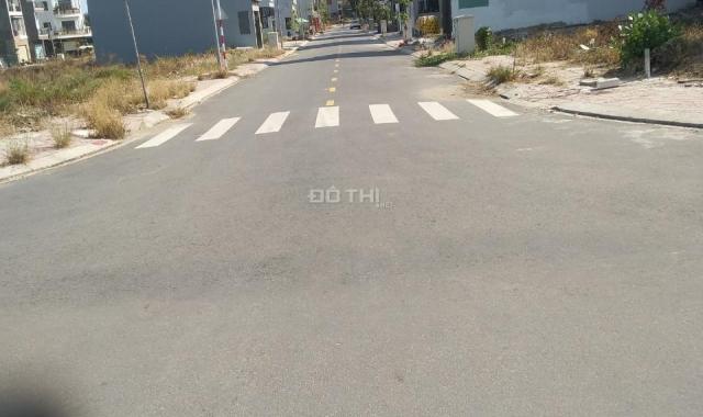 Chính chủ cần bán lô đất trục đường chính D1 dự án Phú Hồng Thịnh 6, giá tốt, sổ hồng riêng