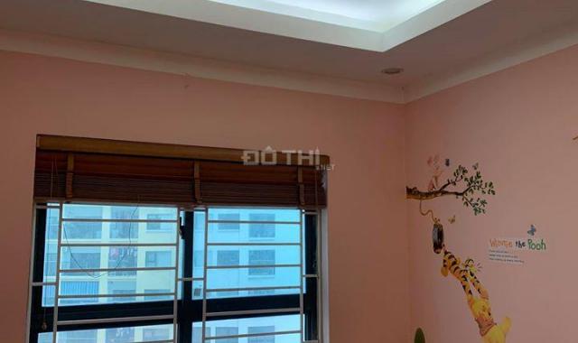 Bán gấp căn hộ 2PN, 54.3m2 ban công ĐN ở tòa CT12C Kim Văn Kim Lũ, chỉ việc về ở giá 1.05 tỷ