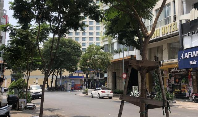 Bán khách sạn 3 sao nhà số 47 - 49 - 51 Lê Anh Xuân, Bến Thành, Q. 1, 350 tỷ