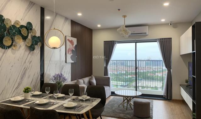 Bán căn hộ cao cấp 2PN, 71m2, full nội thất, view đẹp, giá 1,9 tỷ, vị trí trung tâm Long Biên