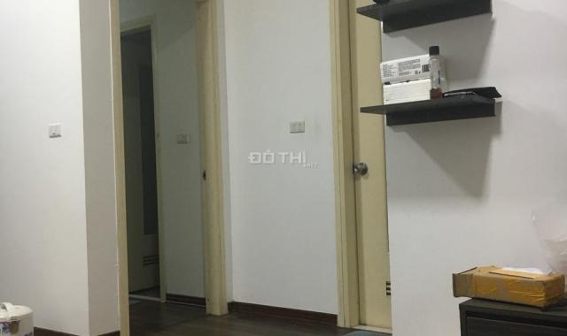 Chính chủ bán gấp căn hộ 2PN view hồ tòa HH1C Linh Đàm, nhà đẹp đầy đủ nội thất, LH: O936686295