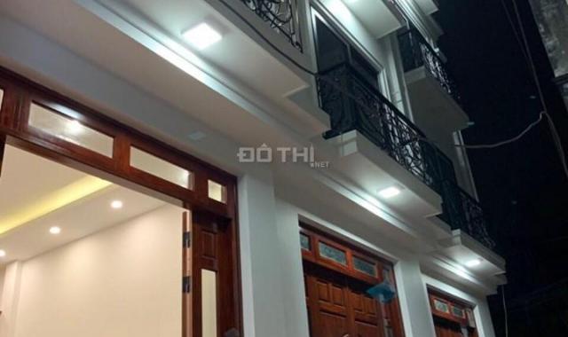 Bán nhà đẹp như hình tại Thạch Bàn 30m2 x 5 tầng, ngõ 2.1m, giá 2,85 tỷ (cách chợ Thạch Bàn 100m)