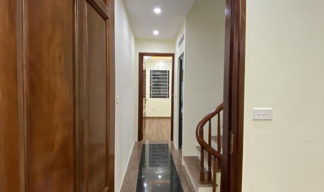 Khương Đình 40m2 x 5T gần mặt phố, ô tô đỗ cách nhà 20m gần Ngã Tư Sở, LH: 0868565800