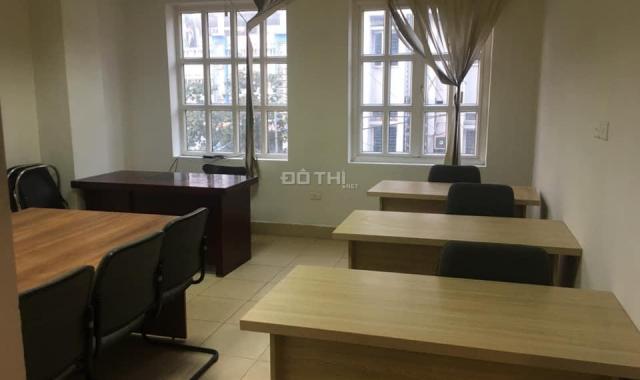 Cho thuê văn phòng 28m2 - giá 6 triệu/th, phòng thoáng, có cửa sổ tại Nguyễn Chí Thanh