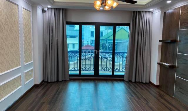 Phố Nguyễn Công Trứ mới kính coong, 50m2, lô góc, KD, VP, Gara oto 7 chỗ, 6,2 tỷ