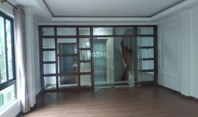 Bán tòa nhà văn phòng Lạc Long Quân 50m2 x 7 tầng, thang máy, đường rộng 2 ô tô tránh nhau