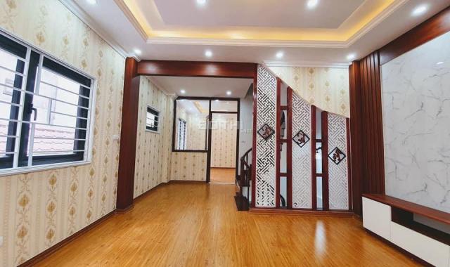 Bán nhà Dương Văn Bé, 45m2*5T, ô tô, 30m ra phố, giá 5.05 tỷ