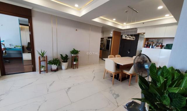 Mình cần bán căn hộ Nam Phúc 124 m2, Phú Mỹ Hưng, 3 PN, view trực diện công viên, có ô đậu xe