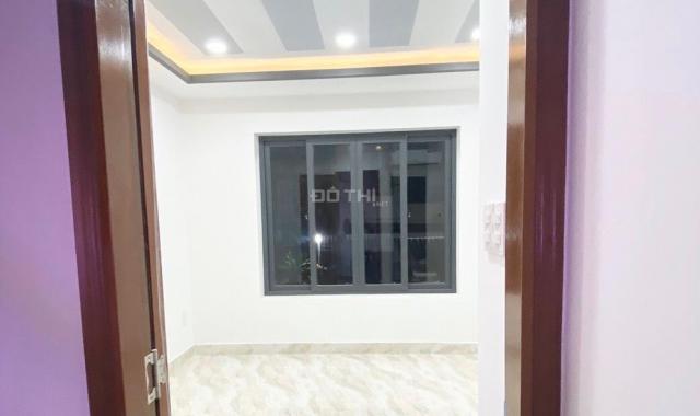 Nhà 2MT HXH Nguyễn Đình Chính, nhà mới 3 lầu, 4 phòng giá: 6.3 tỷ