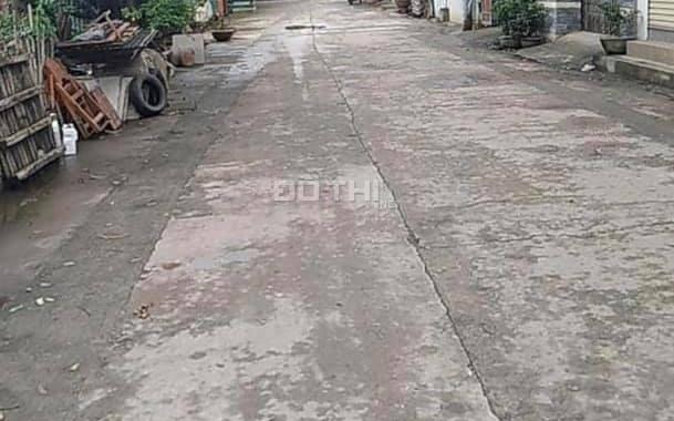 Bán đất tặng nhà cấp 4, DT 64m2 tổ 11 thị trấn Quang Minh, đường ô tô vào nhà