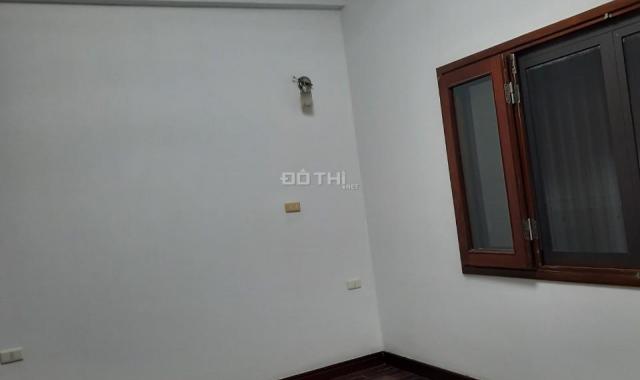 Cho thuê nhà rất đẹp Giang Văn Minh: 50m2, 5 tầng, 20 tr/th