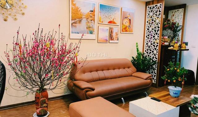 Nhà đẹp, giá rẻ! Tội gì không mua, CC cần bán căn hộ HH1C Linh Đàm 70.32m2, full nội thất đẹp