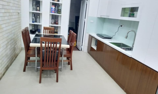 Bán nhà ngay ngã tư Vạn Bảo - Vạn Phúc - Ba Đình 42m2, 5 tầng ô tô đỗ. SĐCC, 7,95 tỷ