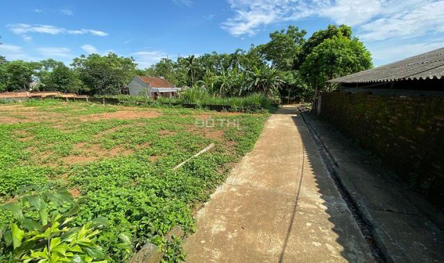 Bán lô đất phù hợp làm nhà vườn tại thôn 3 Phú Cát dt 540m2, đất ở 200m2 với giá 3.x tr/m2