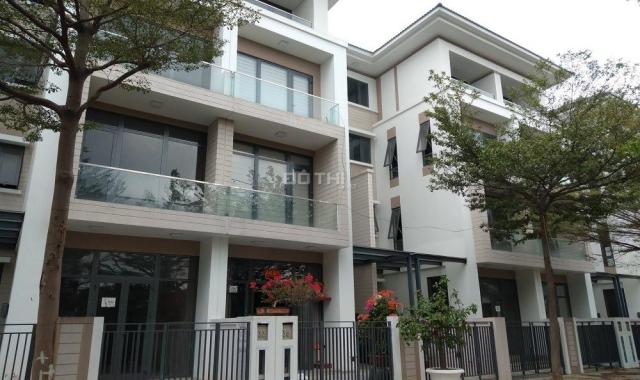 Villa Lavila Đông Sài Gòn Kiến Á cần bán full nội thất 1 trệt 3 lầu 6 phòng ngủ