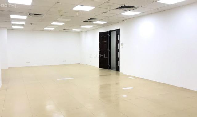 Chủ nhà cần cho thuê 82m2 VP tại phố Thái Hà, giá 16.5 triệu/tháng. LH 0986 646 169