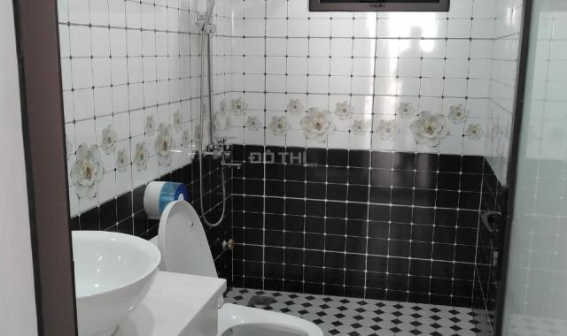 Bán nhà Nguyễn Đình Hoàn, Nghĩa Đô, Cầu Giấy 50m2 x 4 tầng mới đẹp long lanh giá rẻ 4,3 tỷ có giảm