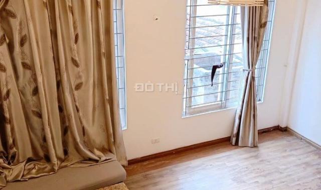 Bán nhà Đống Đa, diện tích 30m2, 5 tầng, ngõ thông, giá 2.5 tỷ