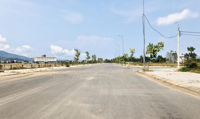 Bán đất BT 300m2 đường 25m ngay TT Q. Liên Chiểu, Đà Nẵng, xây villas có hồ bơi view kênh sinh thái