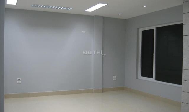 Cho thuê VP, MBKD Hoàng Quốc Việt, 70m2, MT 12m, full kính, có hầm giá 10 tr/th