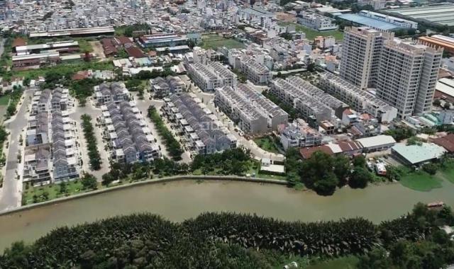 Bán nhà phố ven sông, 18.000 m2 cây xanh hiện hữu