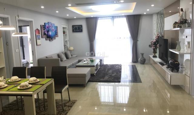 Cho thuê căn hộ tòa Chelsea Park Trung Kính, căn góc 3 phòng ngủ tầng trung view bể bơi full đồ