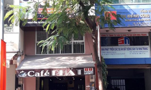 Sang nhượng quán cafe đường Nguyễn Trường Tộ, P12, Q. 4, full NT, giá rẻ