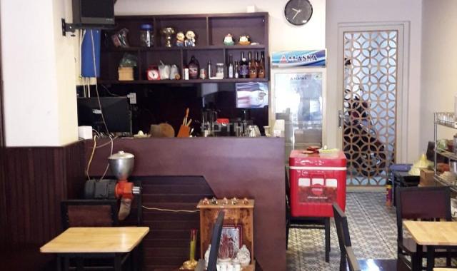 Sang nhượng quán cafe đường Nguyễn Trường Tộ, P12, Q. 4, full NT, giá rẻ