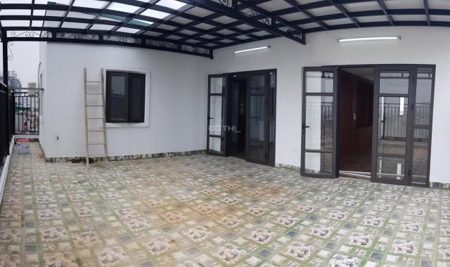 (Chính chủ) cho thuê căn penthouse 120 m2 - Cuối ngõ 300 Nguyễn Xiển